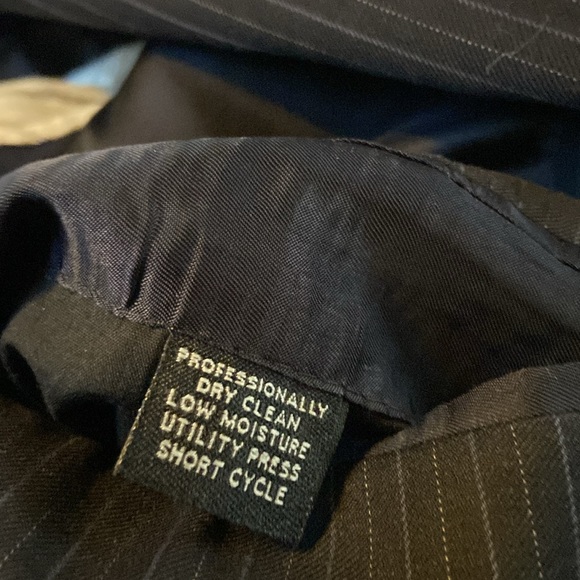 Sports coat sz 42 R Jos. A. Bank wool navy pinstripe euc - Picture 7 of 8